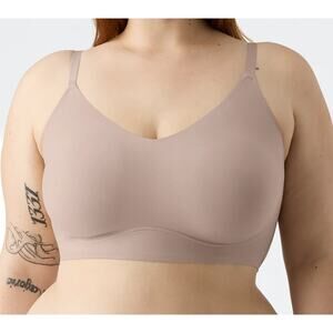 NWT TRUE FULL True Body Lift Padded Bra Size Small